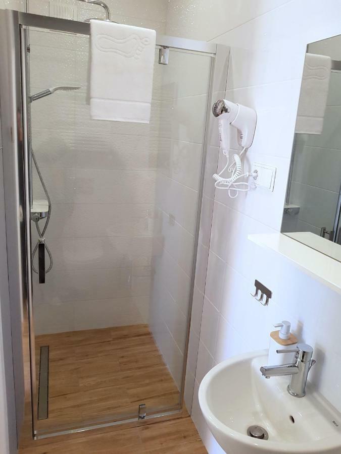Apartamenty Metro Targowek Warsaw Exterior photo